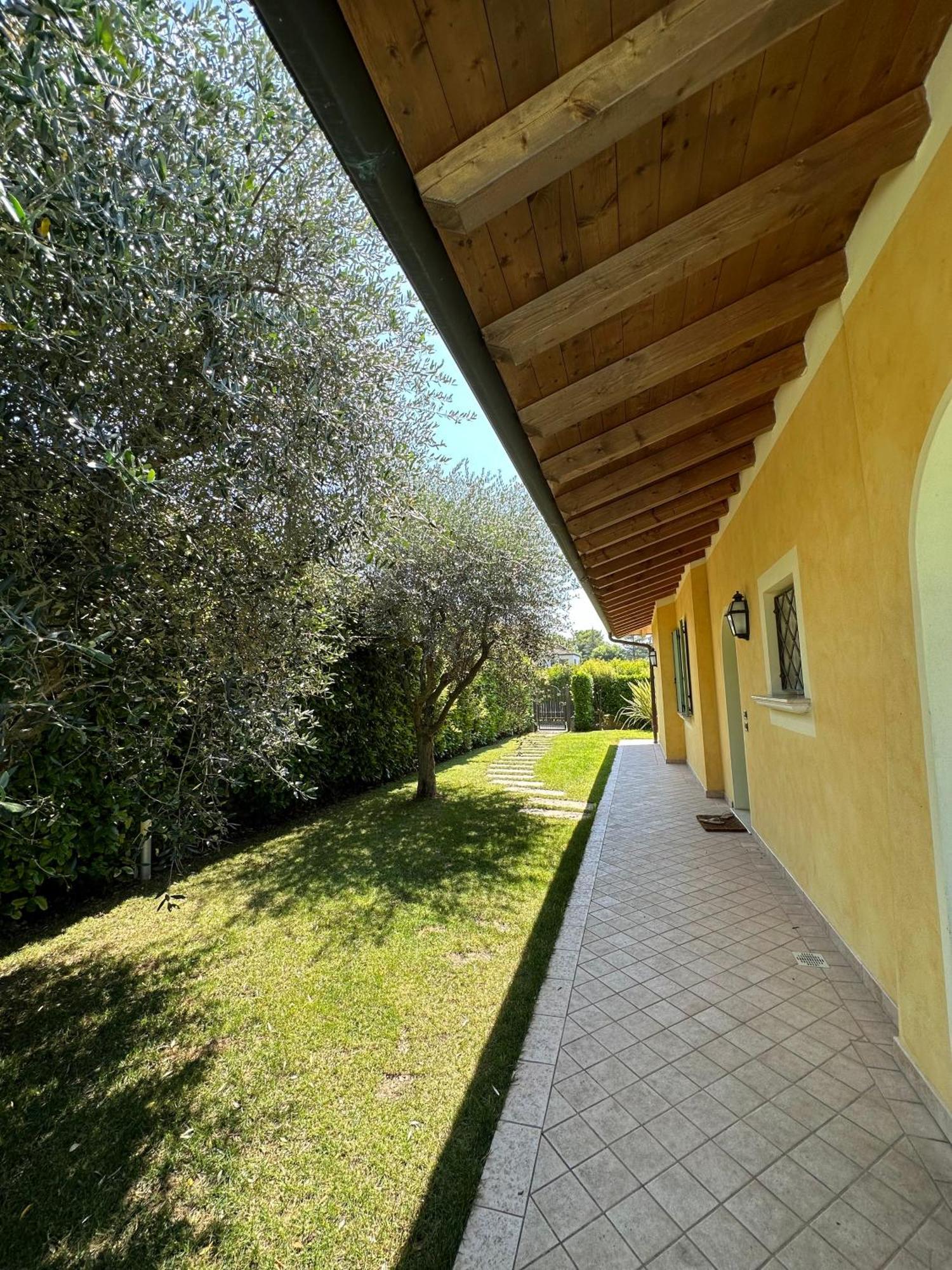 Villa Oliva Manerba del Garda Buitenkant foto